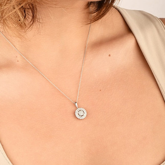 سلسلة ذهب عيار 18 قيراط المجموعه الصيفية على شكل وردة / متوفره باللون أبيض