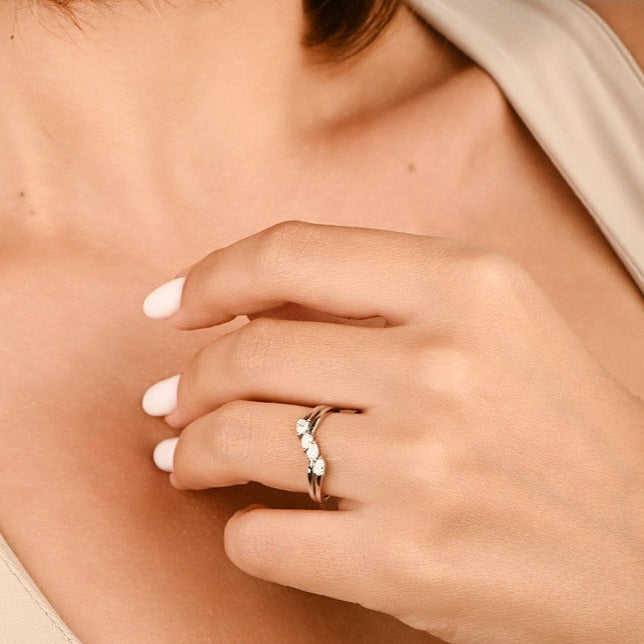 Classic 4 pear Diamond Ring in 18k white Gold / S-R251S