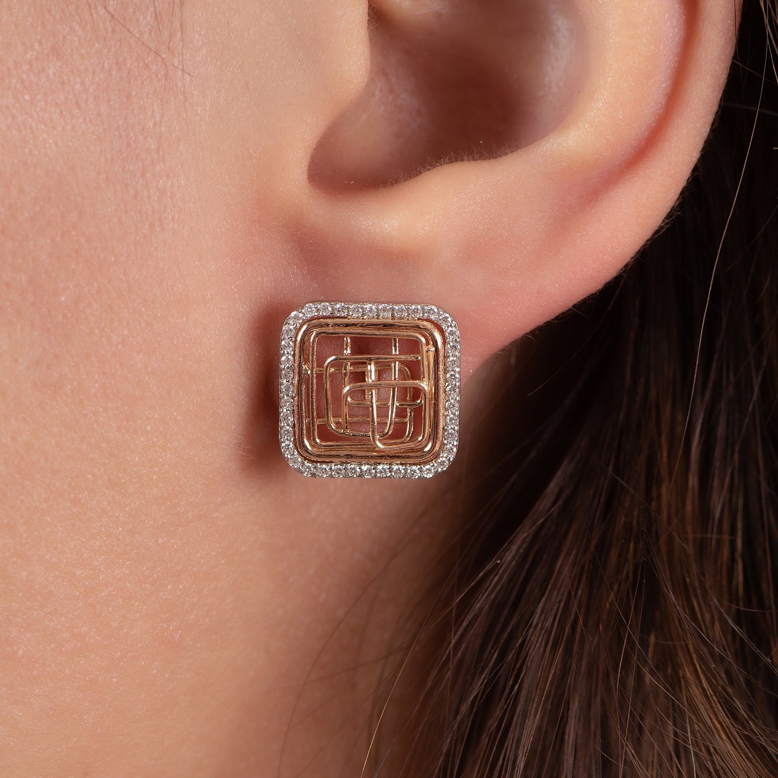 Tirette Square Shapped shinny Diamond Earring in 18K Yellow Gold - SIR1012EC
