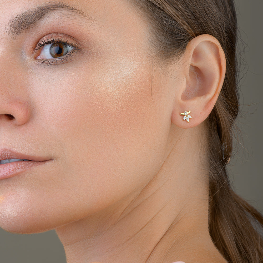 Simple Diamond Earring in Yellow gold - S-EN030S