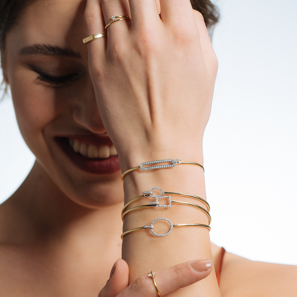 Unique Pear Shaped Bangle in 18k Yellow Gold - S-X40B