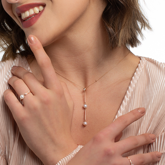 Pearl center stone with center diamonds in 18K gold Ring - S-X22R