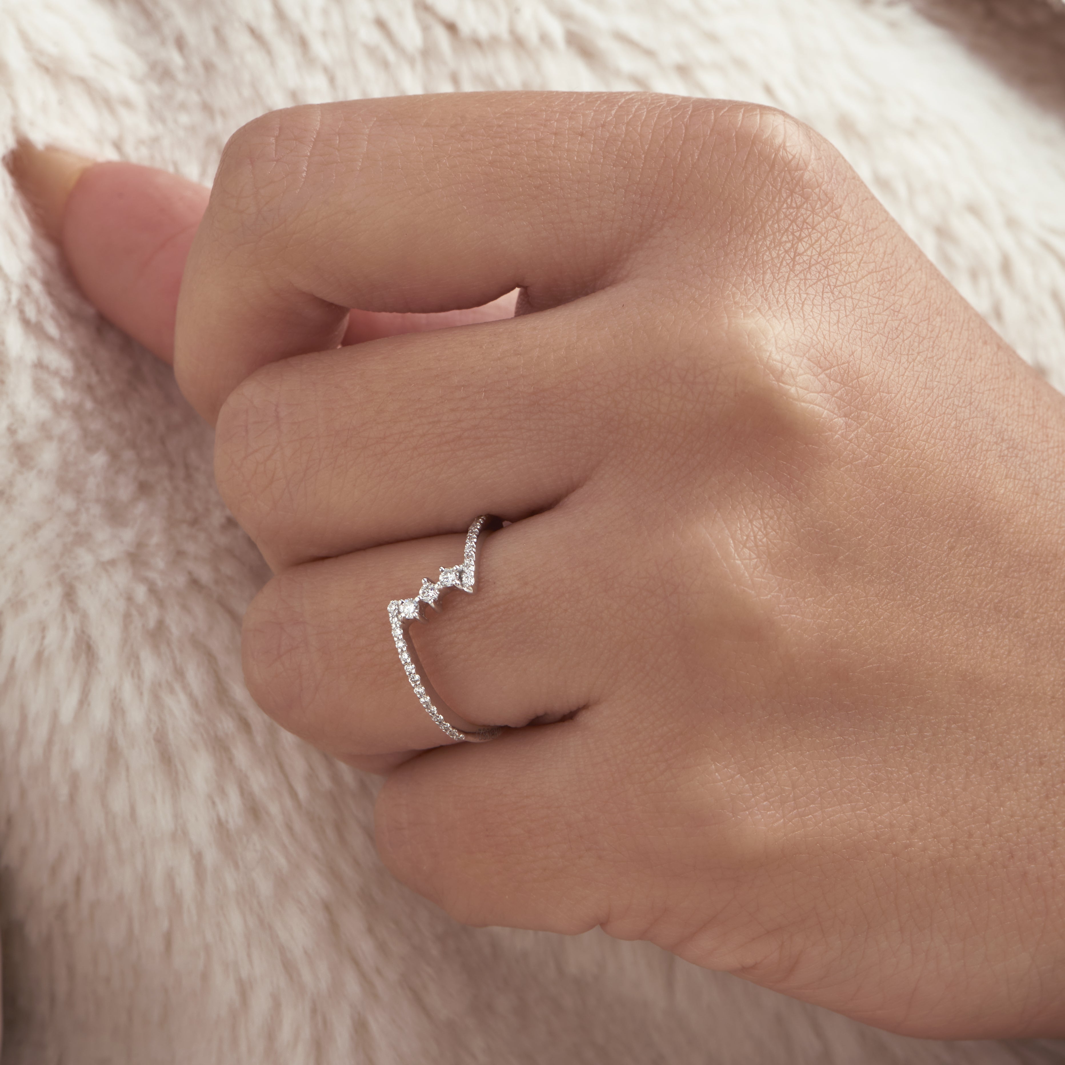 Dazzling connected 3 diamonds ring in White 18K Gold - SIR1577R