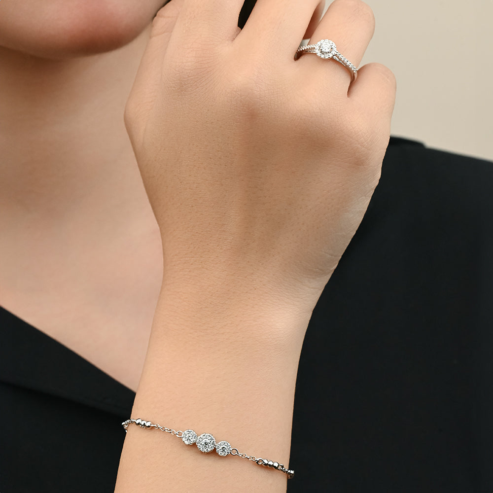 A Beautiful Diamond Bracelet in 18k White gold - S-B303S