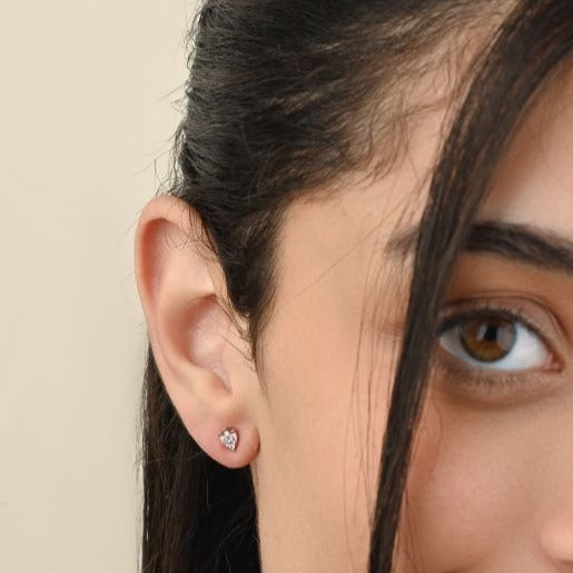 Sparkling Hoof Stud in 18k White gold - S-X013E