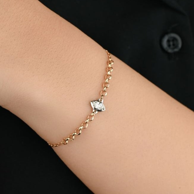 Classic gold bracelet with a Marquise cut centerpiece in 18K Rose Gold - S-X120B
