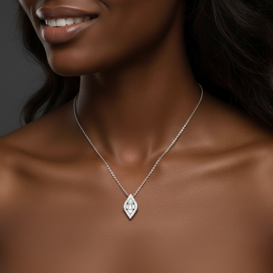 Woman wearing a White gold necklace with a diamond pendant
