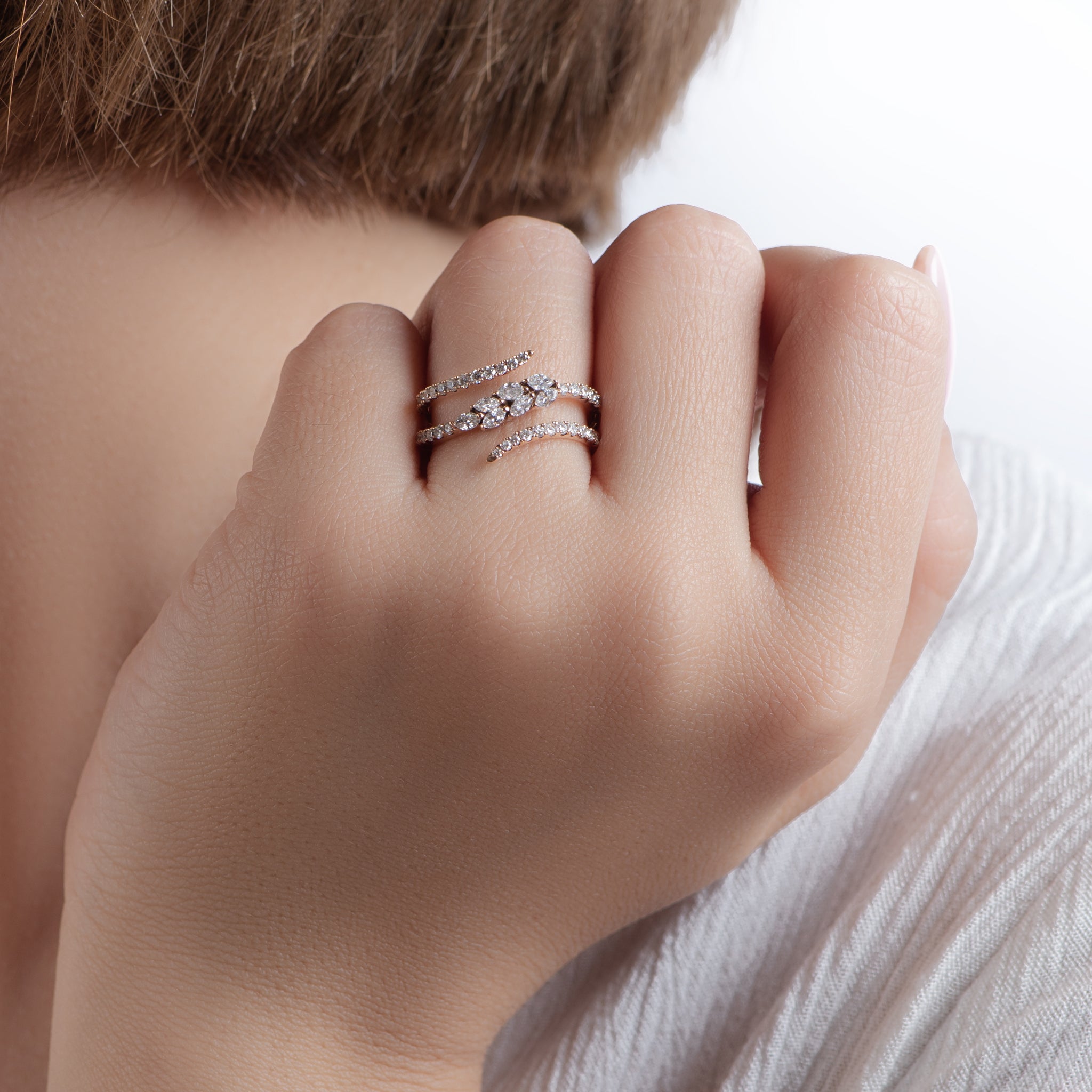 Open Diamond Leaves Ring in White 18K Gold - RDM0030