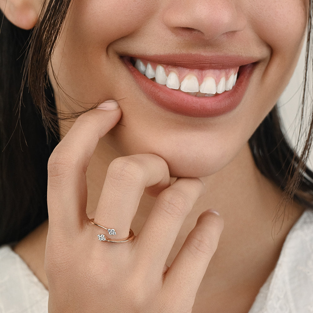 Opened diamond Ring with 8 round brilliant diamonds triangle shape Yellow gold - DR54