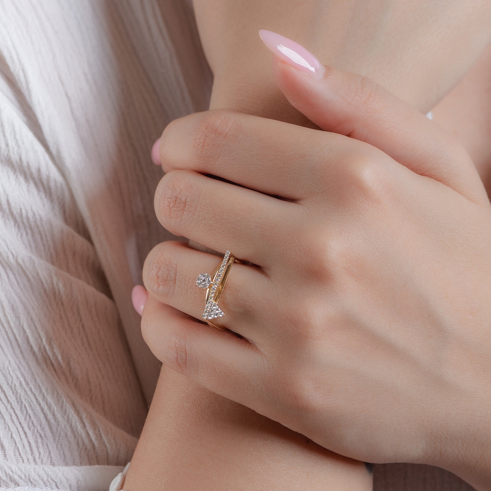 Unique Diamond Ring with a bar full of diamonds in 18k Yellow Gold - SIR1506R