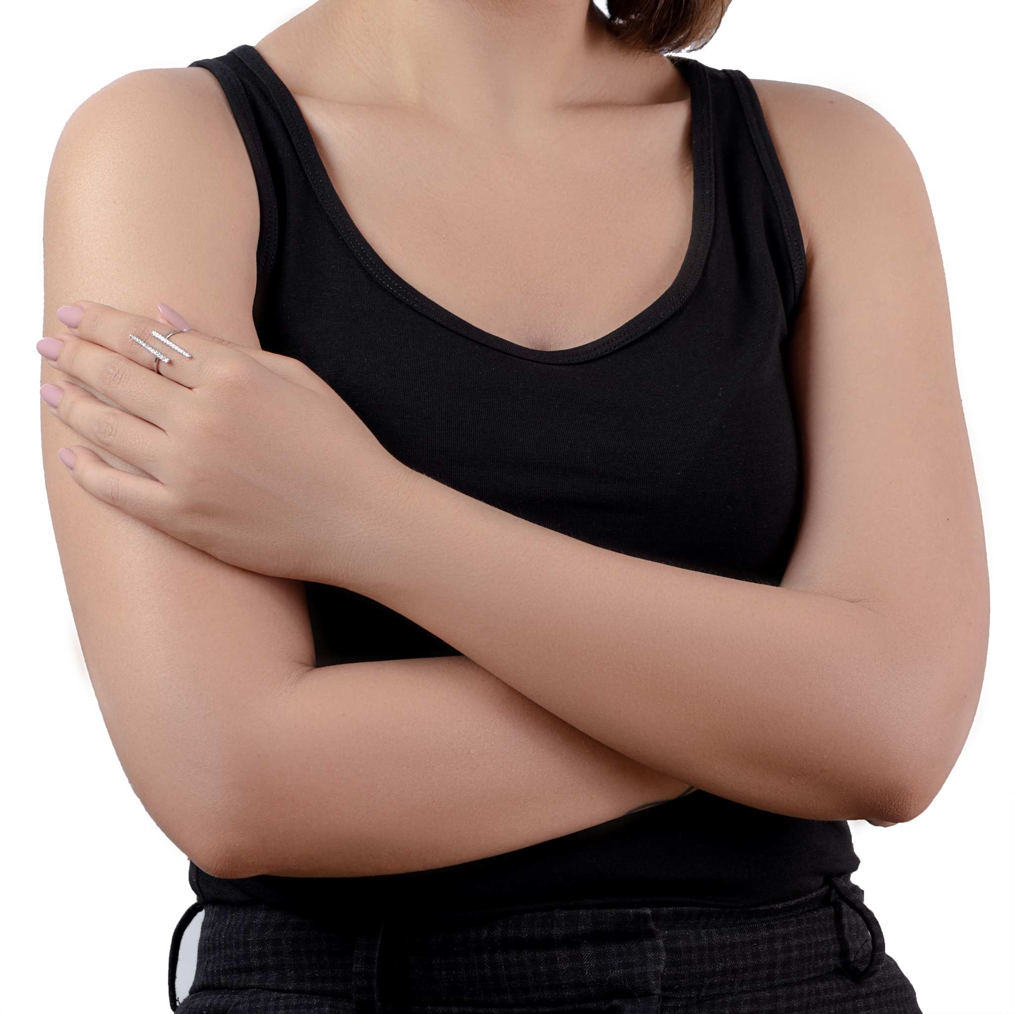 خاتم ذهب عيار 18 قيراط مفتوح على شكل 2 بار / الماظ متوفر باللون أصفر