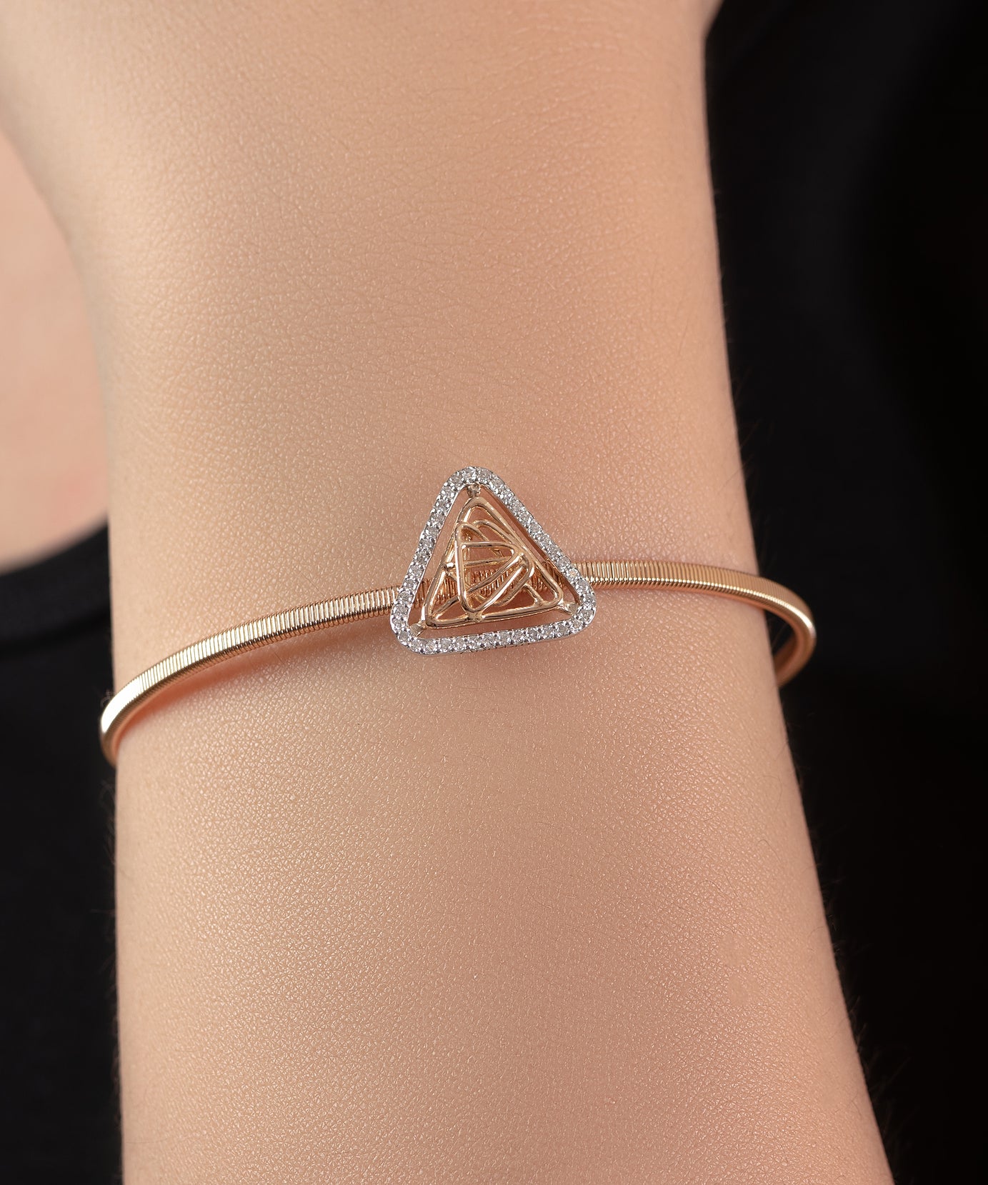 Diamond Triangular Tirette Bangle Bracelet in Yellow 18K Gold - S-X26B
