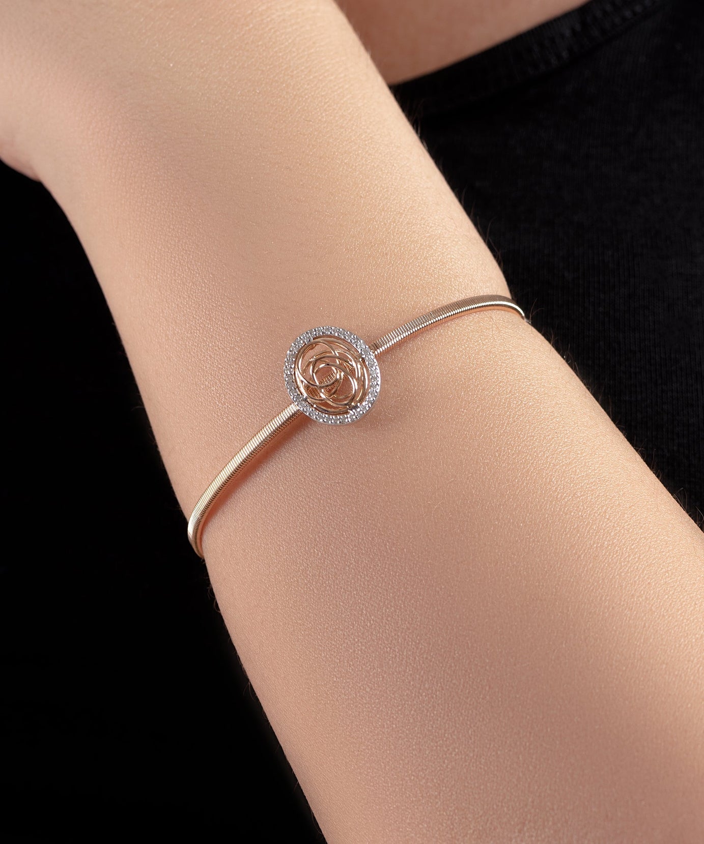 Tirette Dazzling Circle Diamond Bangle in 18K Yellow Gold - S-X28B