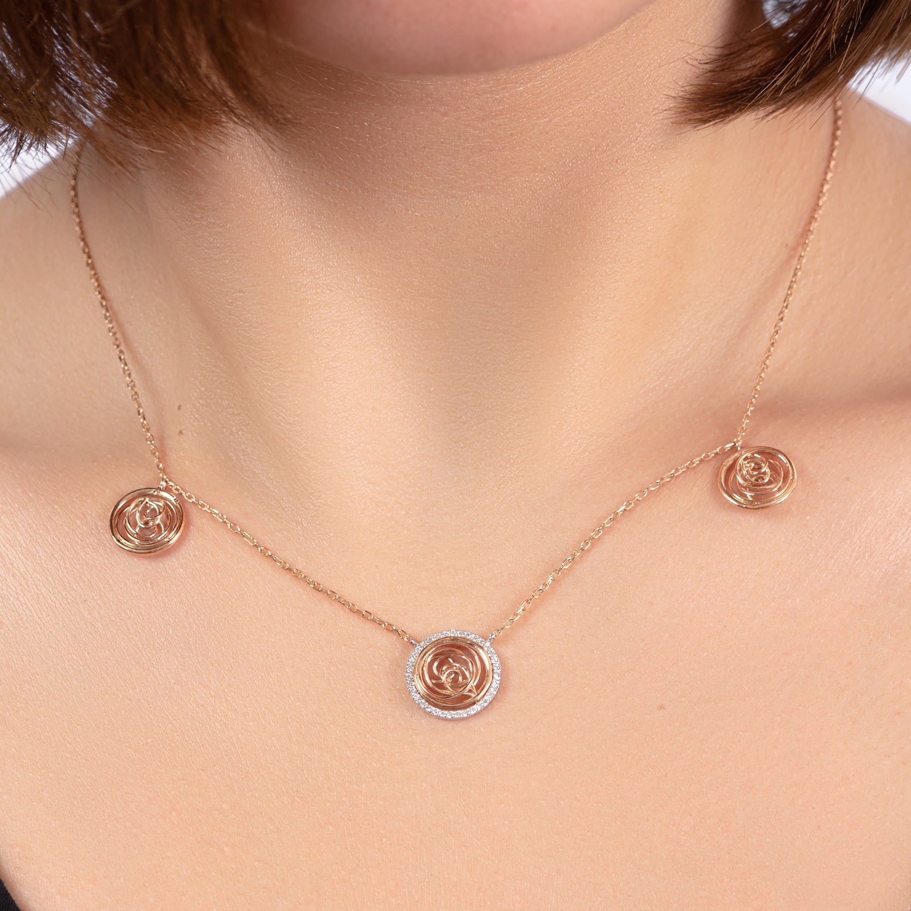 Tirette Circular shapped Diamond with 2 Gold dazzling Tirettes Necklace in Yellow 18 K Gold - S-X18P