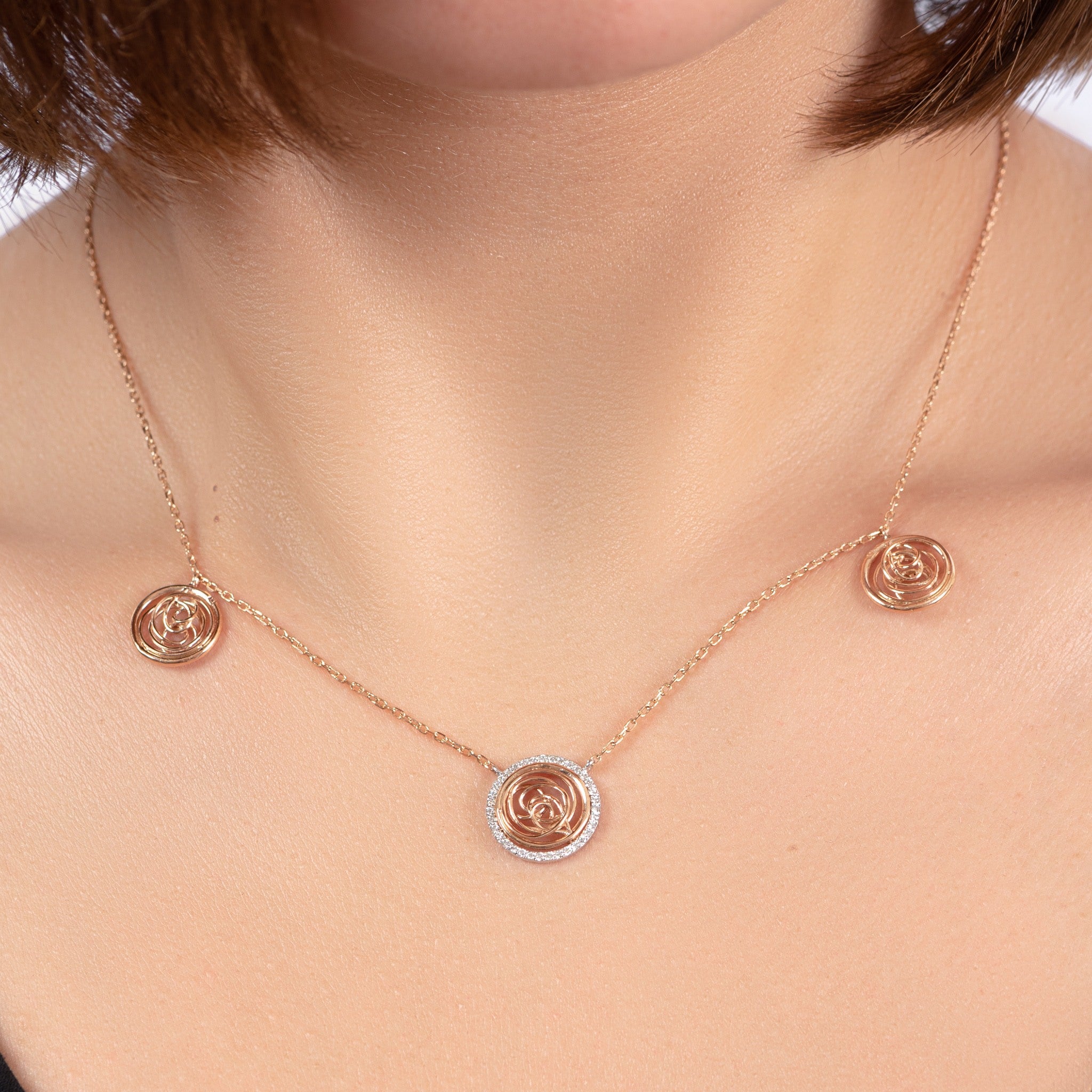 Tirette Circular shapped Diamond with 2 Gold dazzling Tirettes Necklace in Yellow 18 K Gold - S-X18P