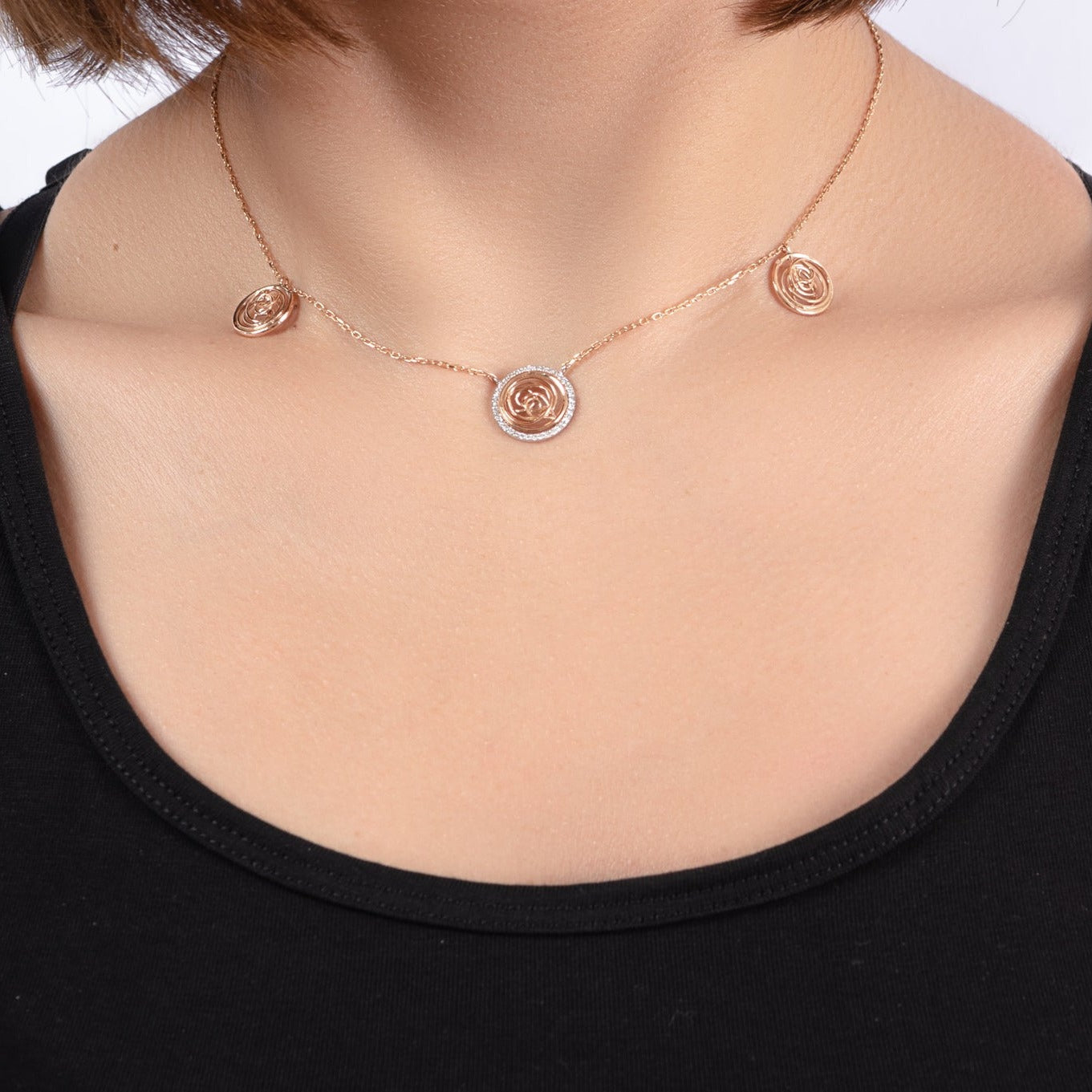 Tirette Circular shapped Diamond with 2 Gold dazzling Tirettes Necklace in Yellow 18 K Gold - S-X18P