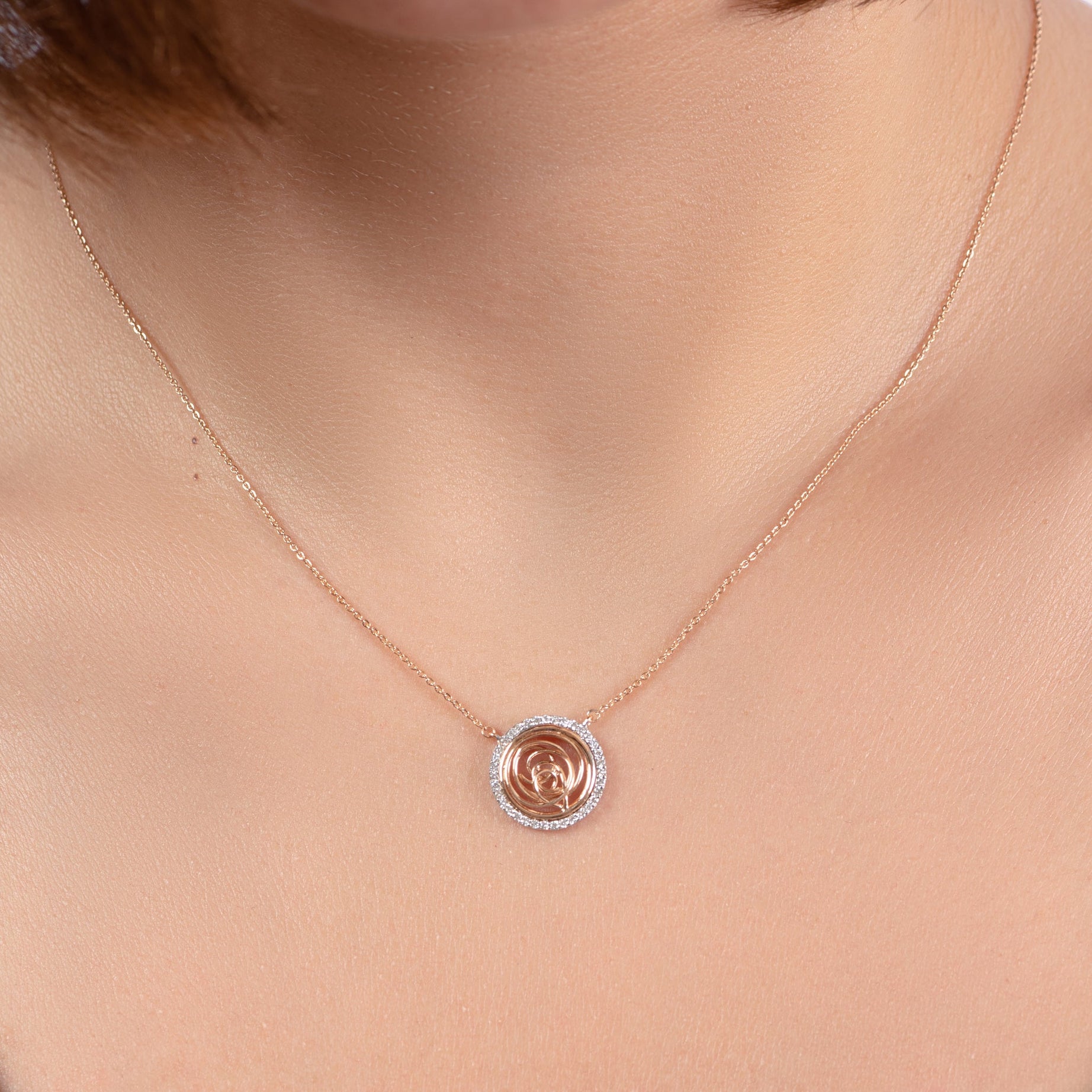 Circular Shapped Tirette Shinny Diamond Necklace in Yellow 18 K Gold - SIR1012PD