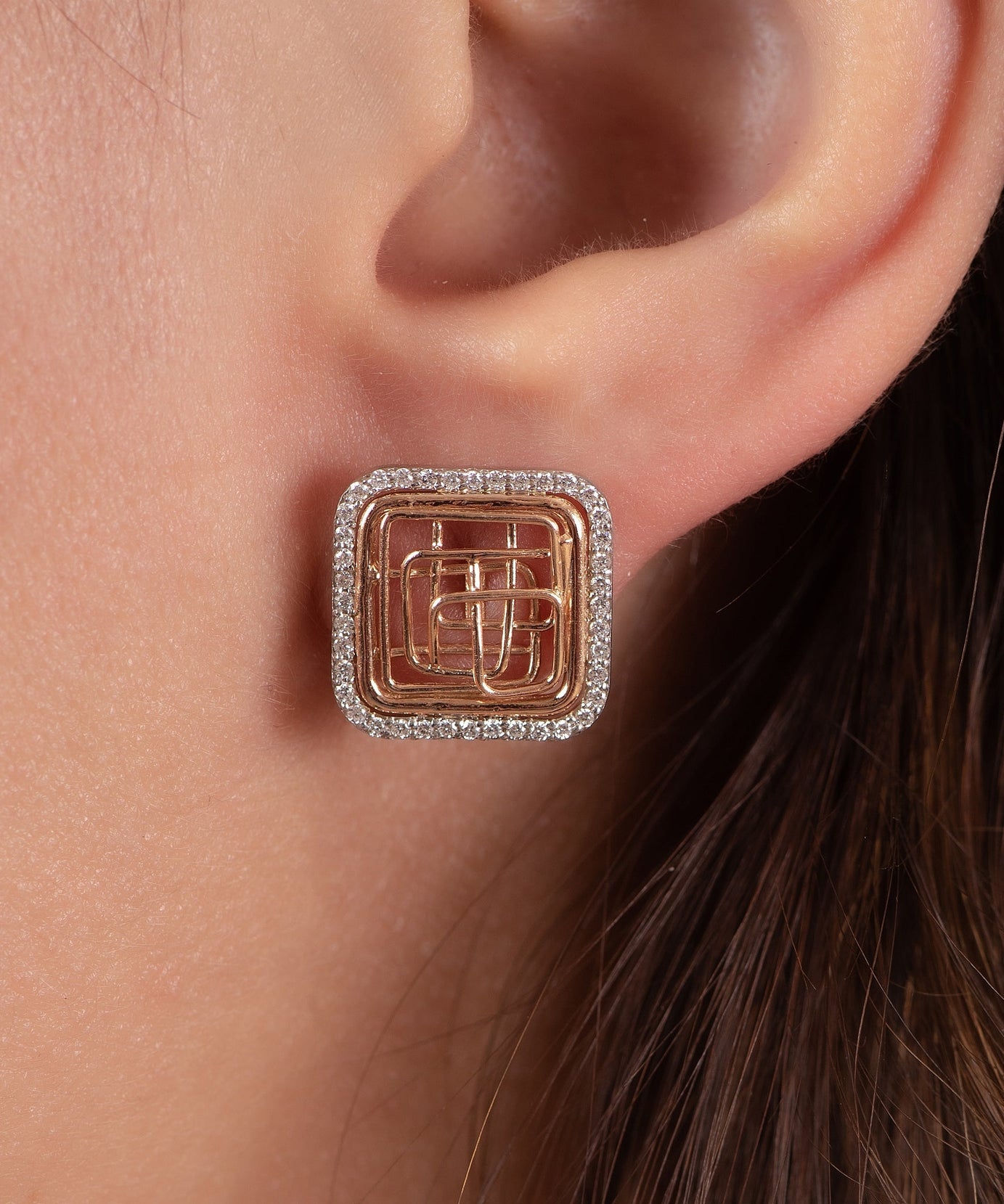 Tirette Square Shapped shinny Diamond Earring in 18K Yellow Gold - SIR1012EC