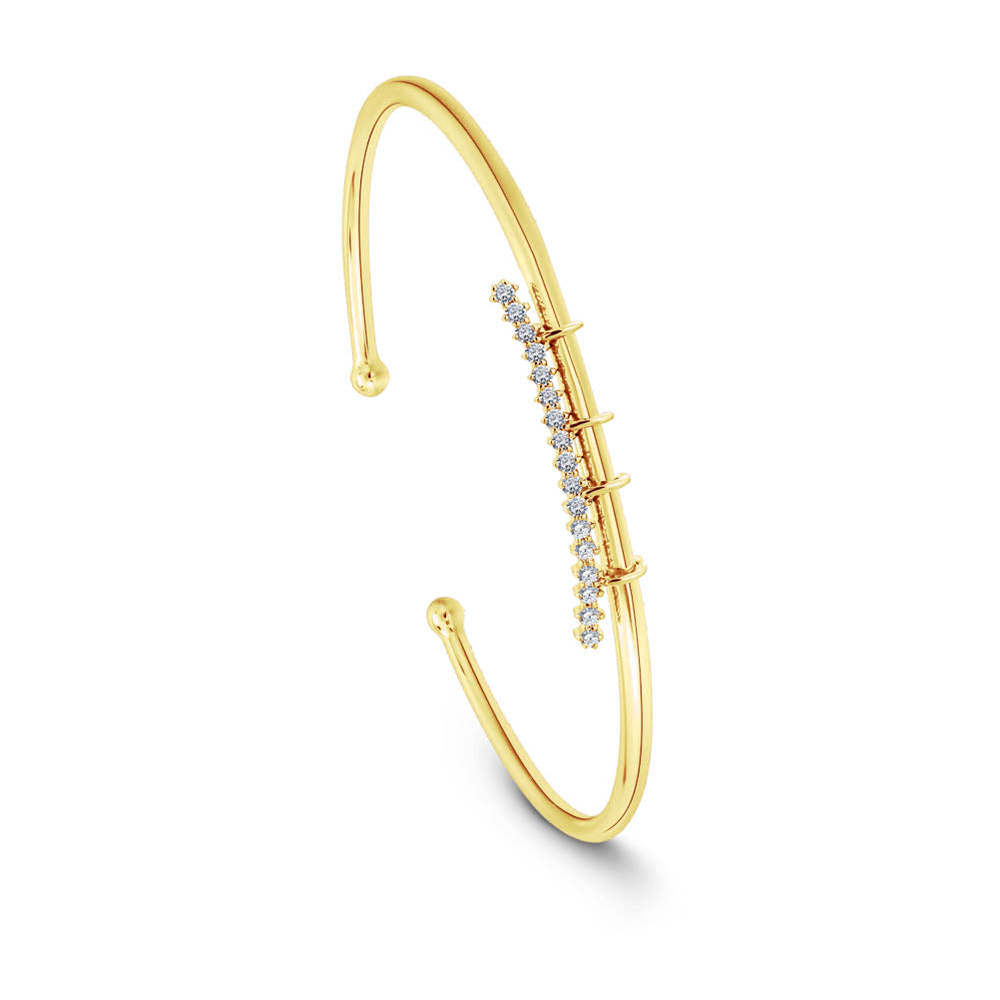 A beautiful Bangle with diamond in 18k Yellow Gold / S-B238S