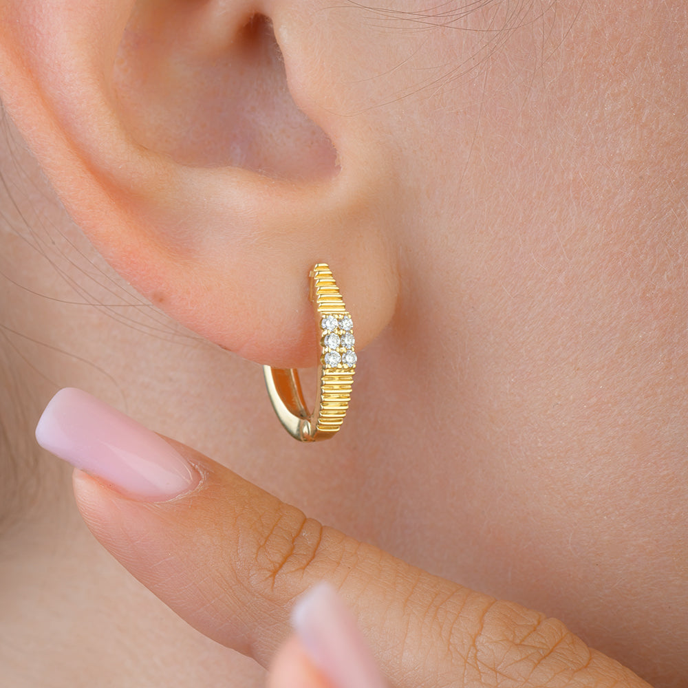 Simple Diamond Earring in Yellow gold - S-E245S