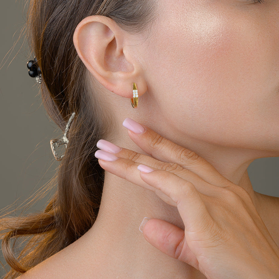 Simple Diamond Earring in Yellow gold - S-E245S