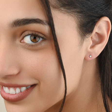 Special Diamond Stud in 18K White Gold S-H041ES