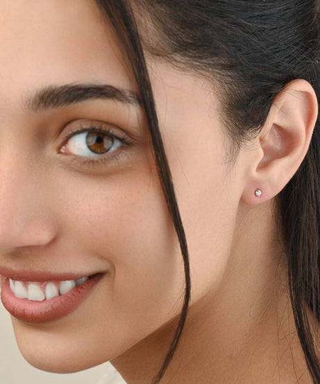 Special Diamond Stud in 18K White Gold S-H041ES