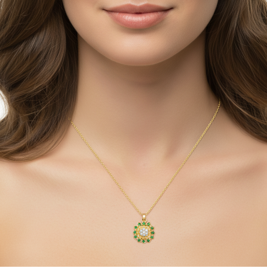 Diamond necklace with a Emraled gemstone pendant