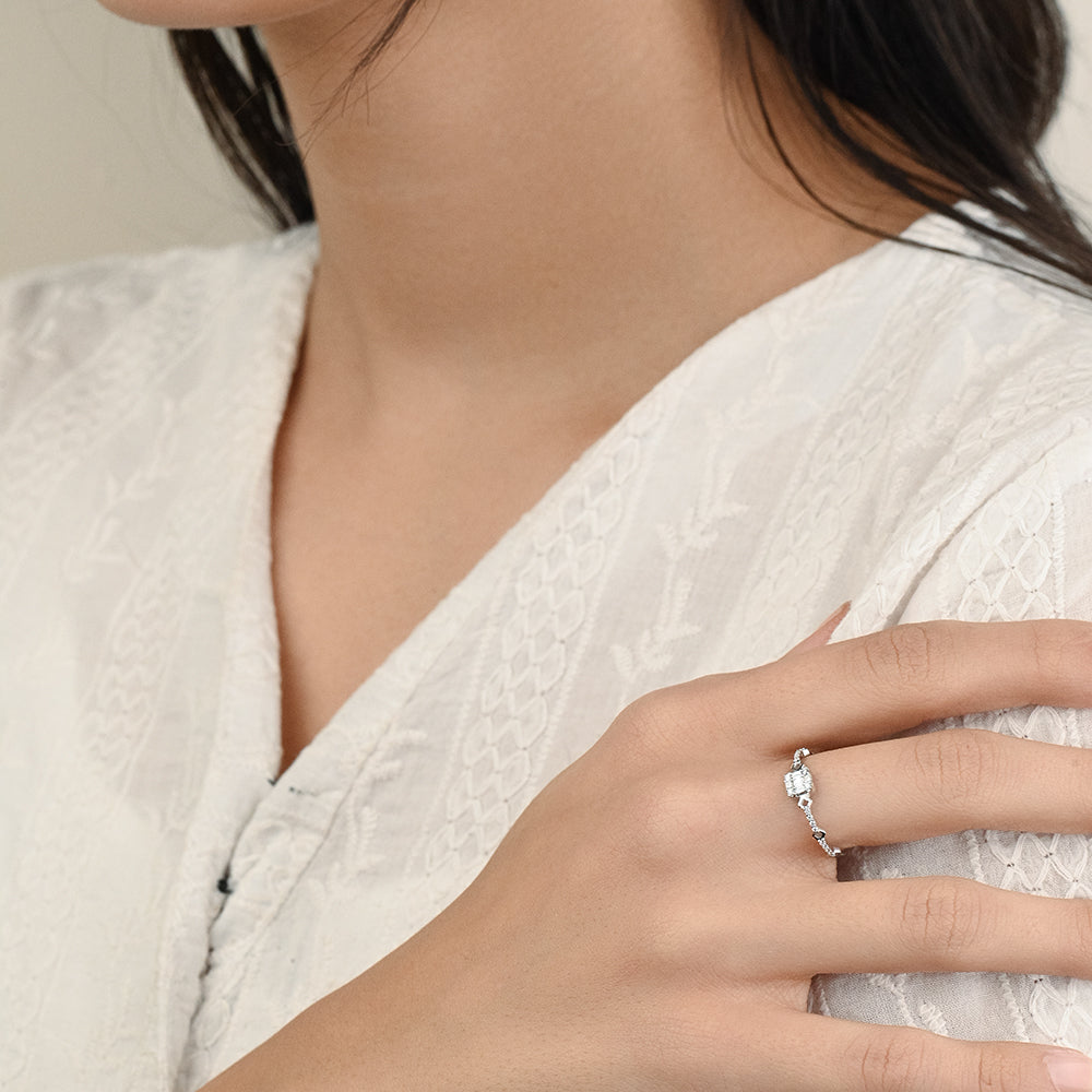 خاتم ذهب عيار 18 قيراط بنصف دائره الماظ / متوفره بالون روز