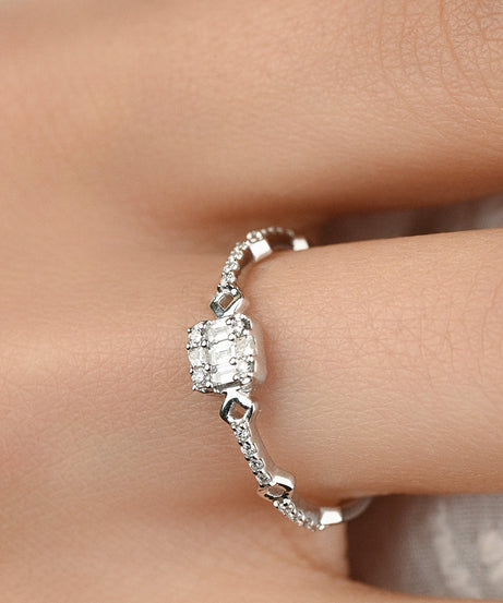 Half diamonded ring with 20 round brilliant, 3 baguette and 2 pear diamonds in 18K White Gold - S-R222S