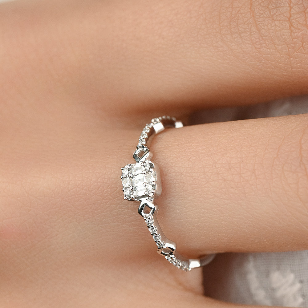 Half diamonded ring with 20 round brilliant, 3 baguette and 2 pear diamonds in 18K White Gold - S-R222S