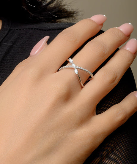 18K White Wavy Diamond Ring - S-R317X