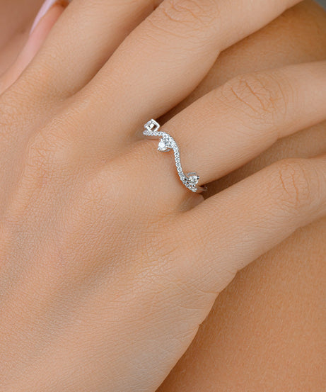 Wavy Diamond Ring in White gold - S-R330S