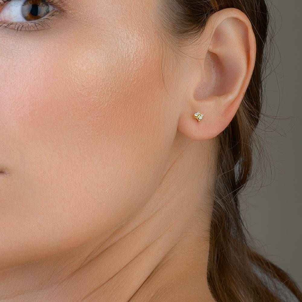 Simple Diamond Earring in Yellow gold - S-X024E