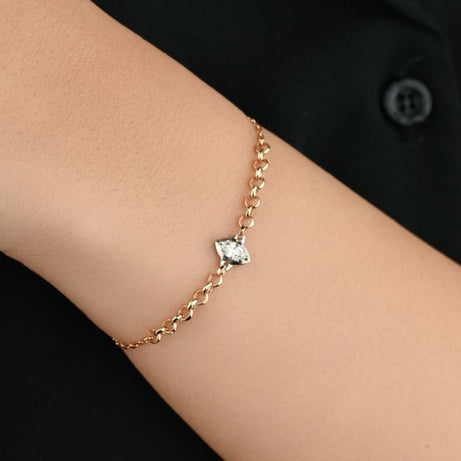 Special offer Classic gold bracelet with a Marquise-cut centerpiece in 18K Yellow Gold - S-X120B