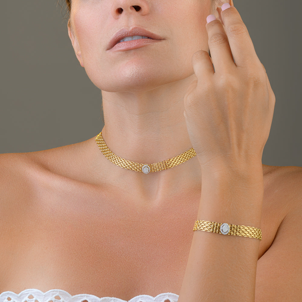 Magnificent Central Diamond Chocker in Yellow gold - S-X129N