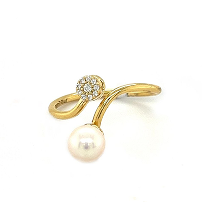 An amazing looking ring with 9 round brilliant diamond and 1 pearl on center in 18K Yellow Gold - S-X24R