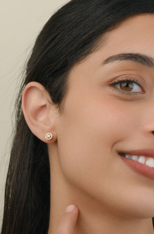 Circled Diamond Stud in 18k Yellow gold - SIR642E