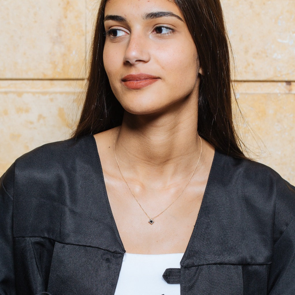 Central Sapphire with Diamond Necklace in Yellow 18 K Gold - S-P261SON