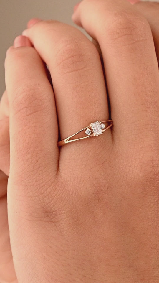 Elegant ring with dual bands and a central square stone - S-R339X