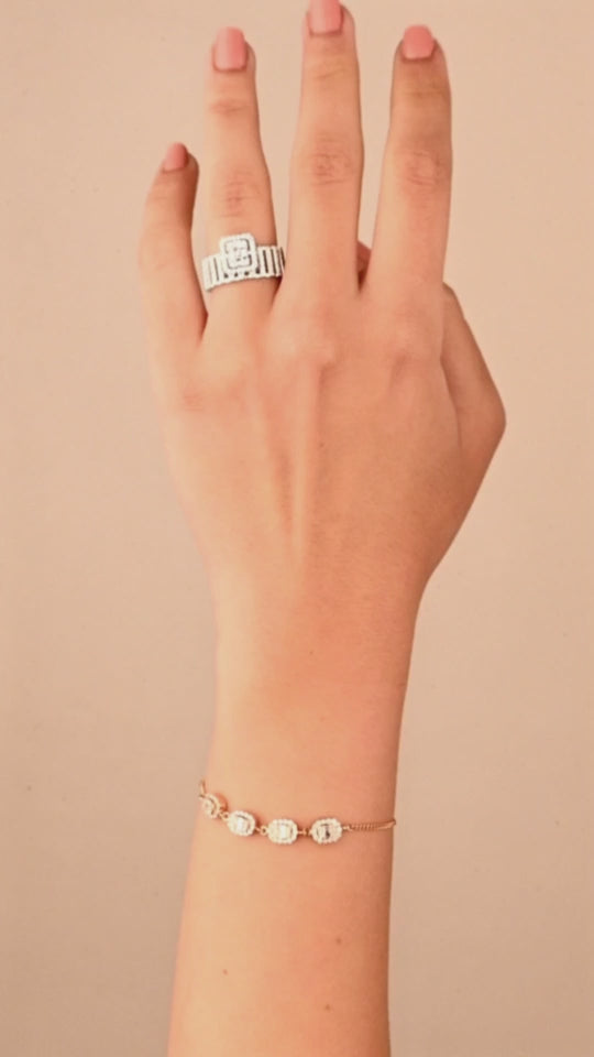 Magnificent diamond ring with princess-cut centerpiece - S-RF012S