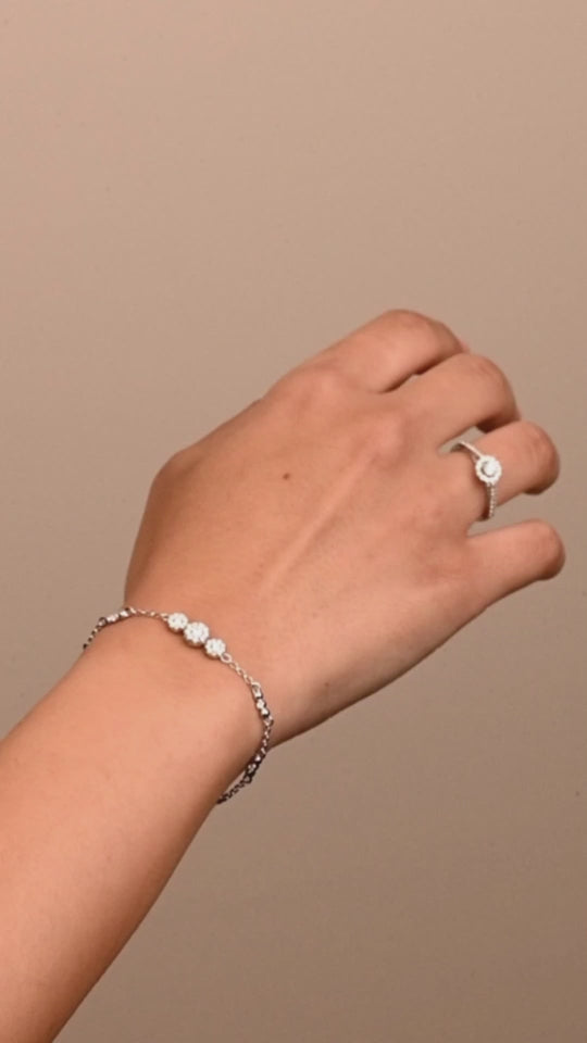 A Beautiful Diamond Bracelet in 18k White gold - S-B303S
