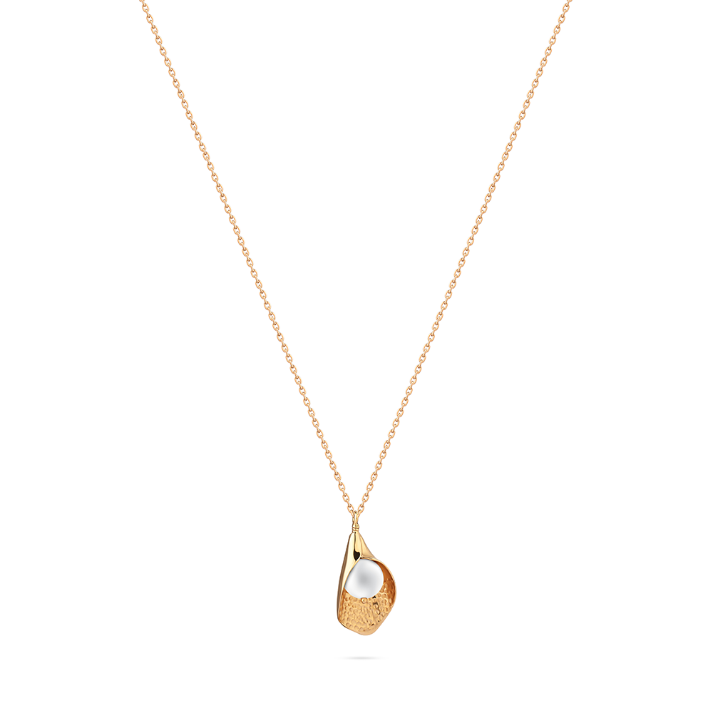 Conned shape gold frame with magnificent Pearl necklace in 18K Rose Gold - S-P289S