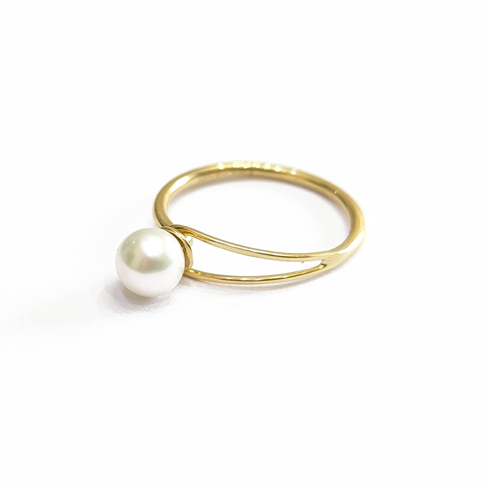 Beautiful Simple Round Pearl Ring in 18K Yellow Gold- S-X26R