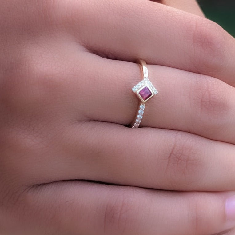 Rhombus ruby stone diamond ring / B-LINK037R