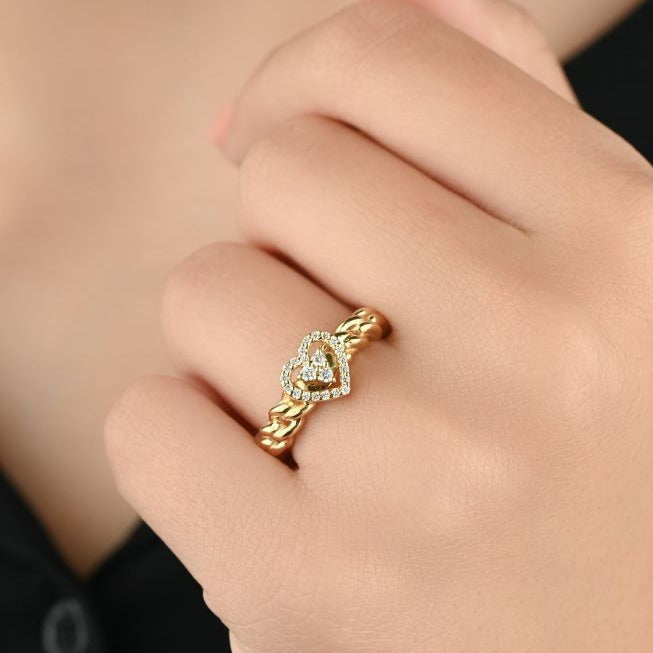 Gold ring with heart-shaped diamonds - IE86R