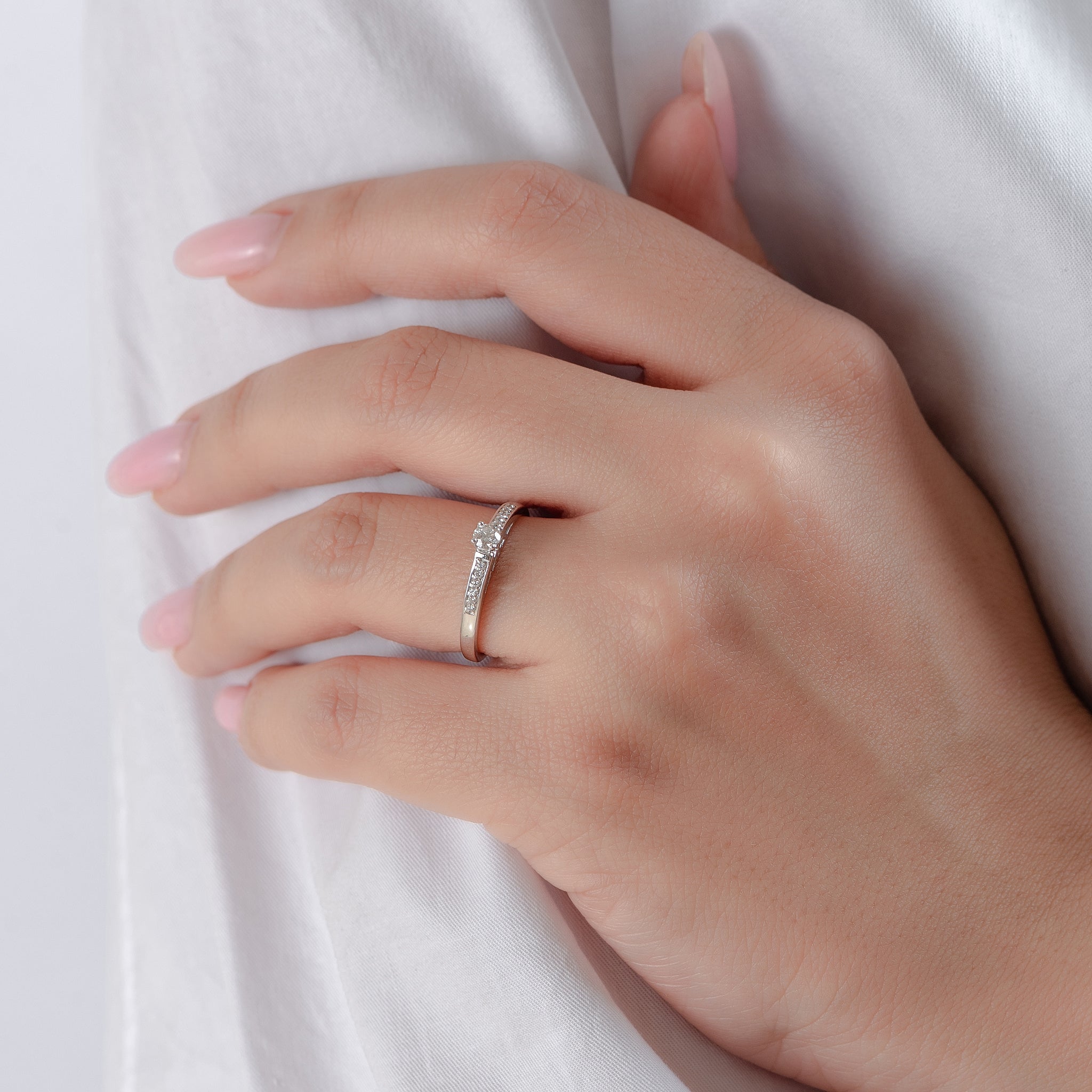 Shinny Promise delicate diamond ring in 18K Gold - R50R-S