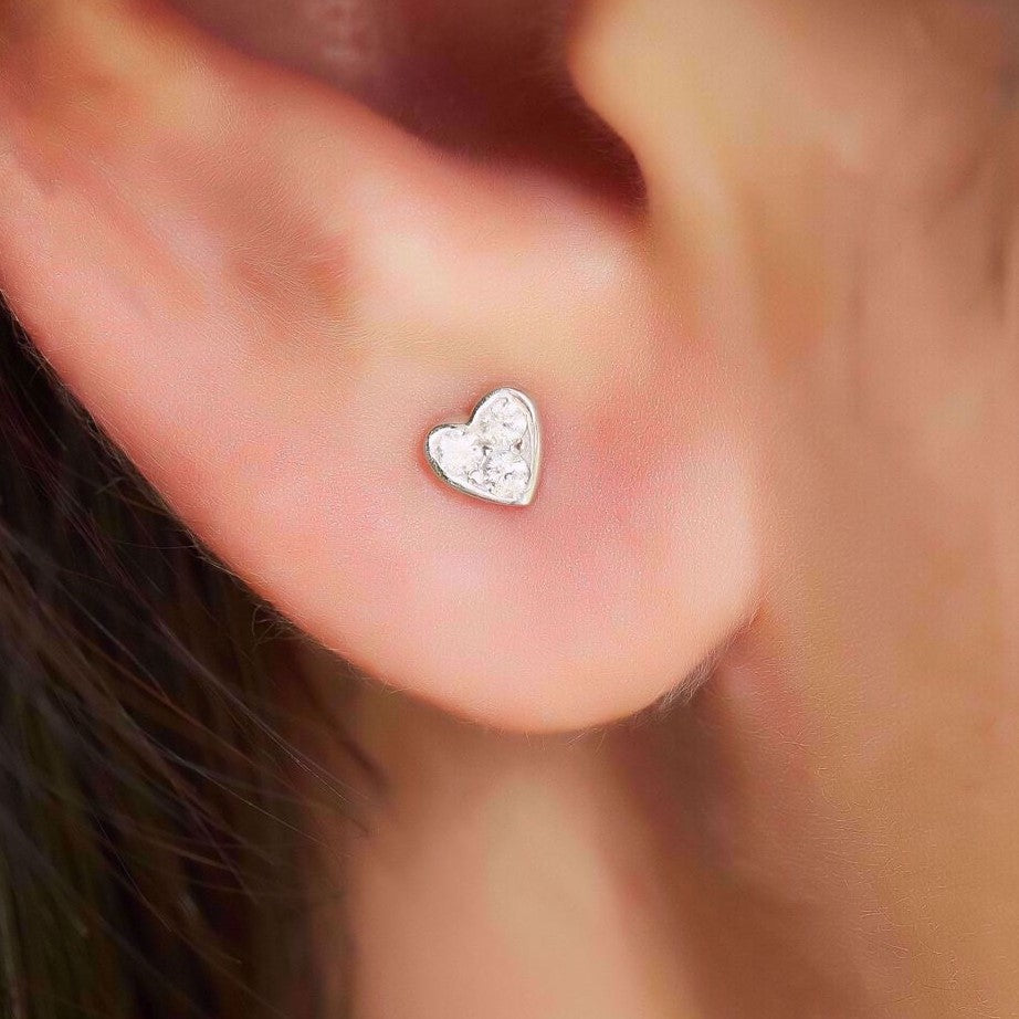 Diamond heart shape earrings in 18k white gold - SIR1281