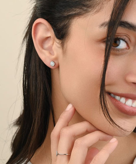 Classic Diamond Stud in 18k White gold - S-E241S