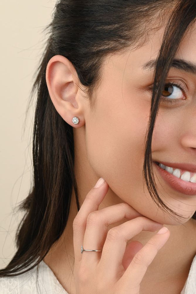 Classic Diamond Stud in 18k White gold - S-E241S